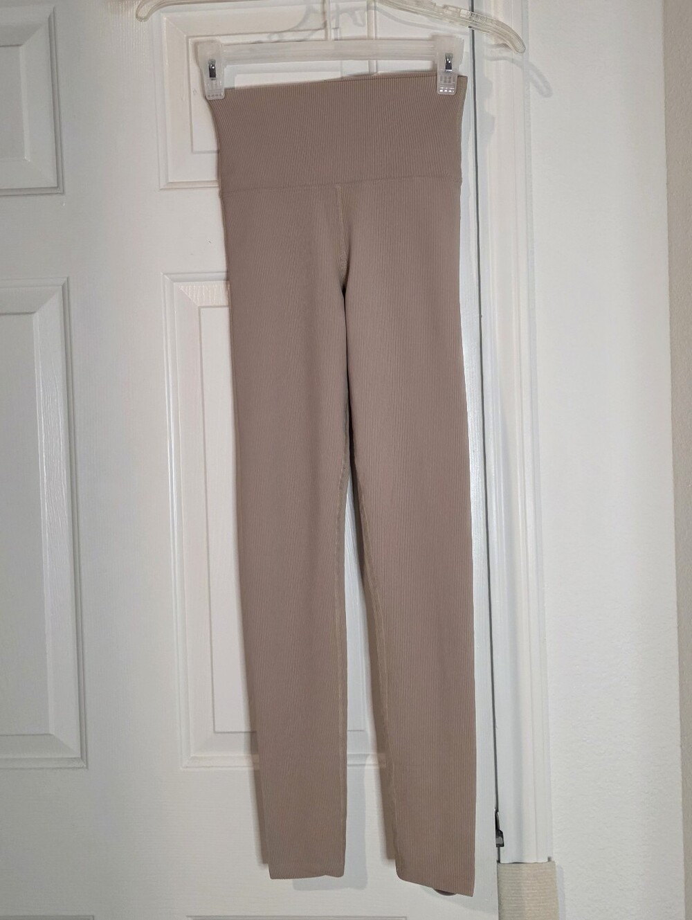 Beach Riot High-Waist Leggings in Taupe/Nude